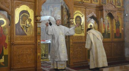 22 января 2022 года в день почитания памяти святителя Филиппа II, митрополита Московского и всея Руси чудотворца в нашем храме прошла Божественная литургия архиерейским чином