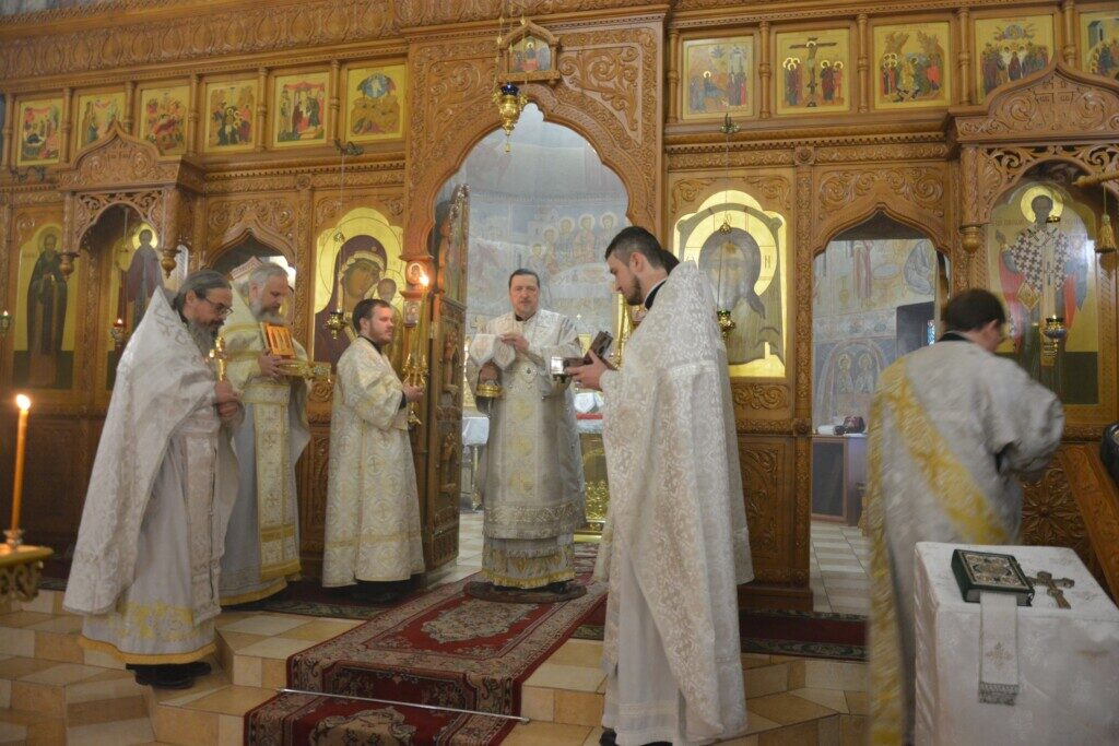 22 января 2022 года в день почитания памяти святителя Филиппа II, митрополита Московского и всея Руси чудотворца в нашем храме прошла Божественная литургия архиерейским чином
