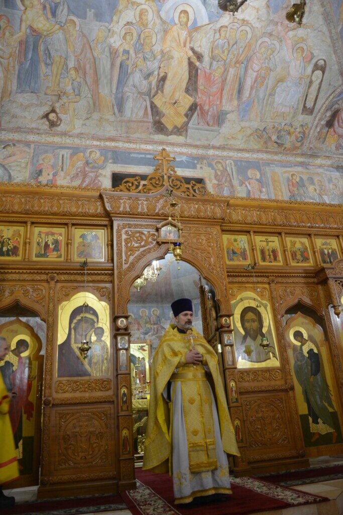 Мощи Святителя Николая посетили Храм Спаса Нерукотворенного Образа города Кировск