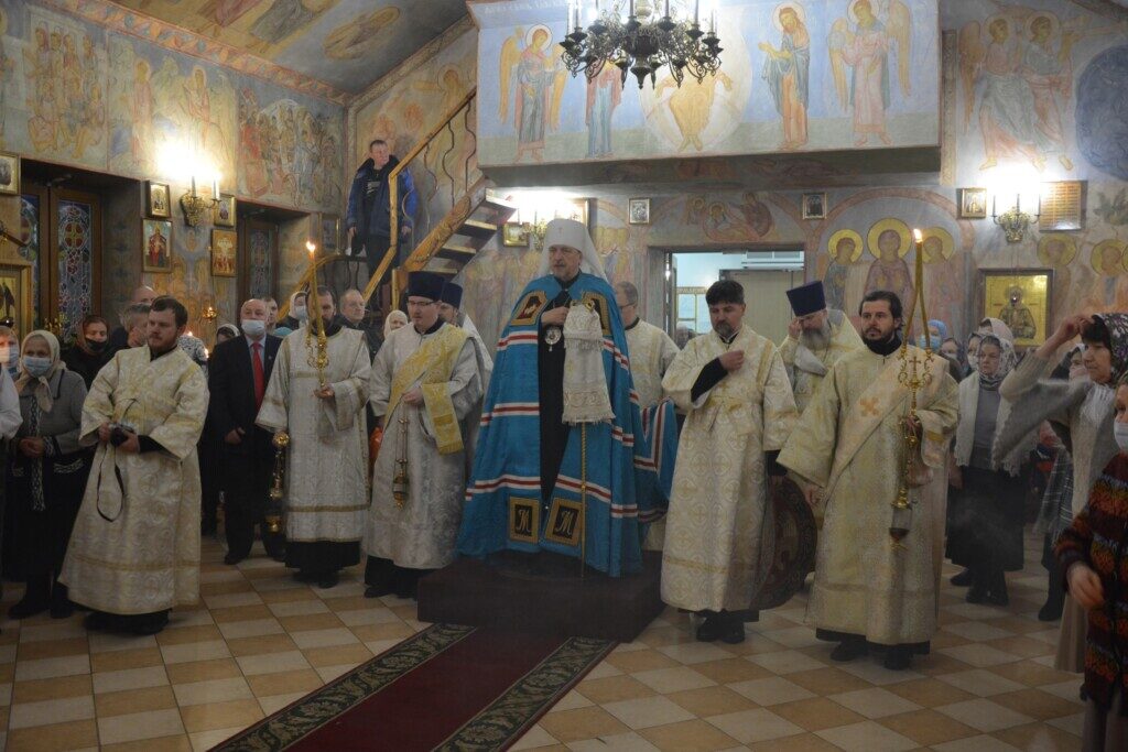 22 января 2022 года в день почитания памяти святителя Филиппа II, митрополита Московского и всея Руси чудотворца в нашем храме прошла Божественная литургия архиерейским чином